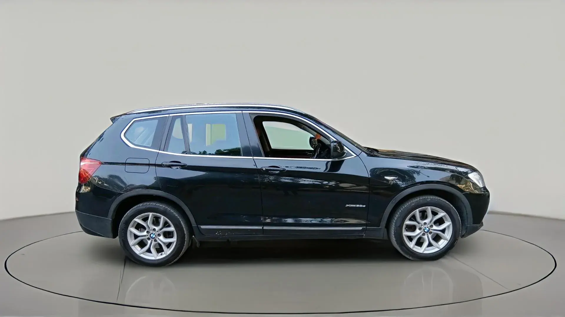 BMW X3 — View 2