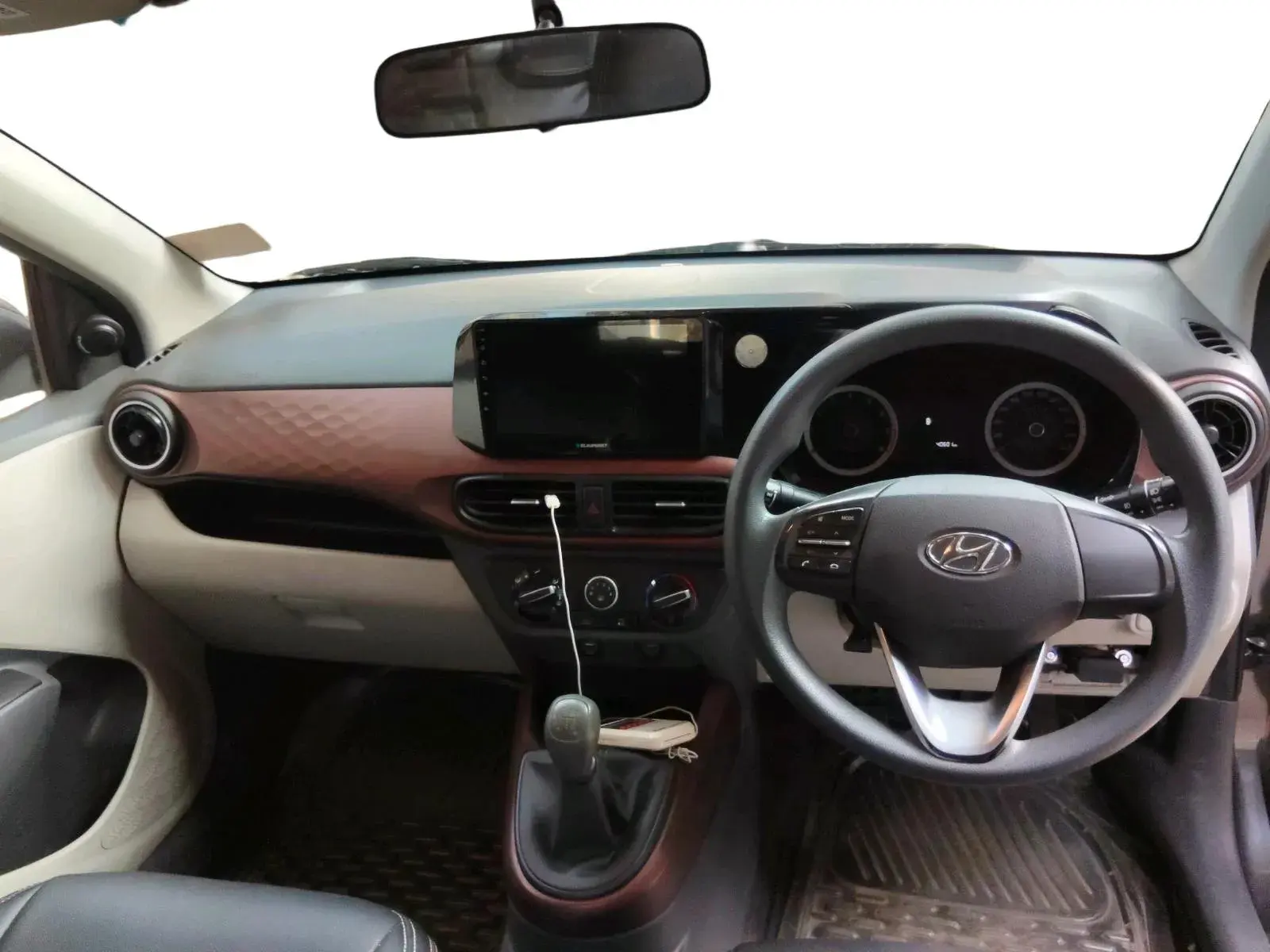 Hyundai Aura — View 2