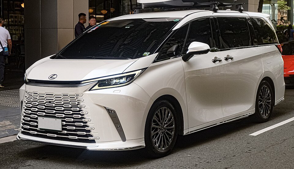 Lexus LM