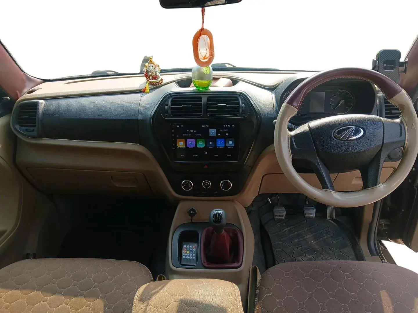 Mahindra Bolero Neo — View 2