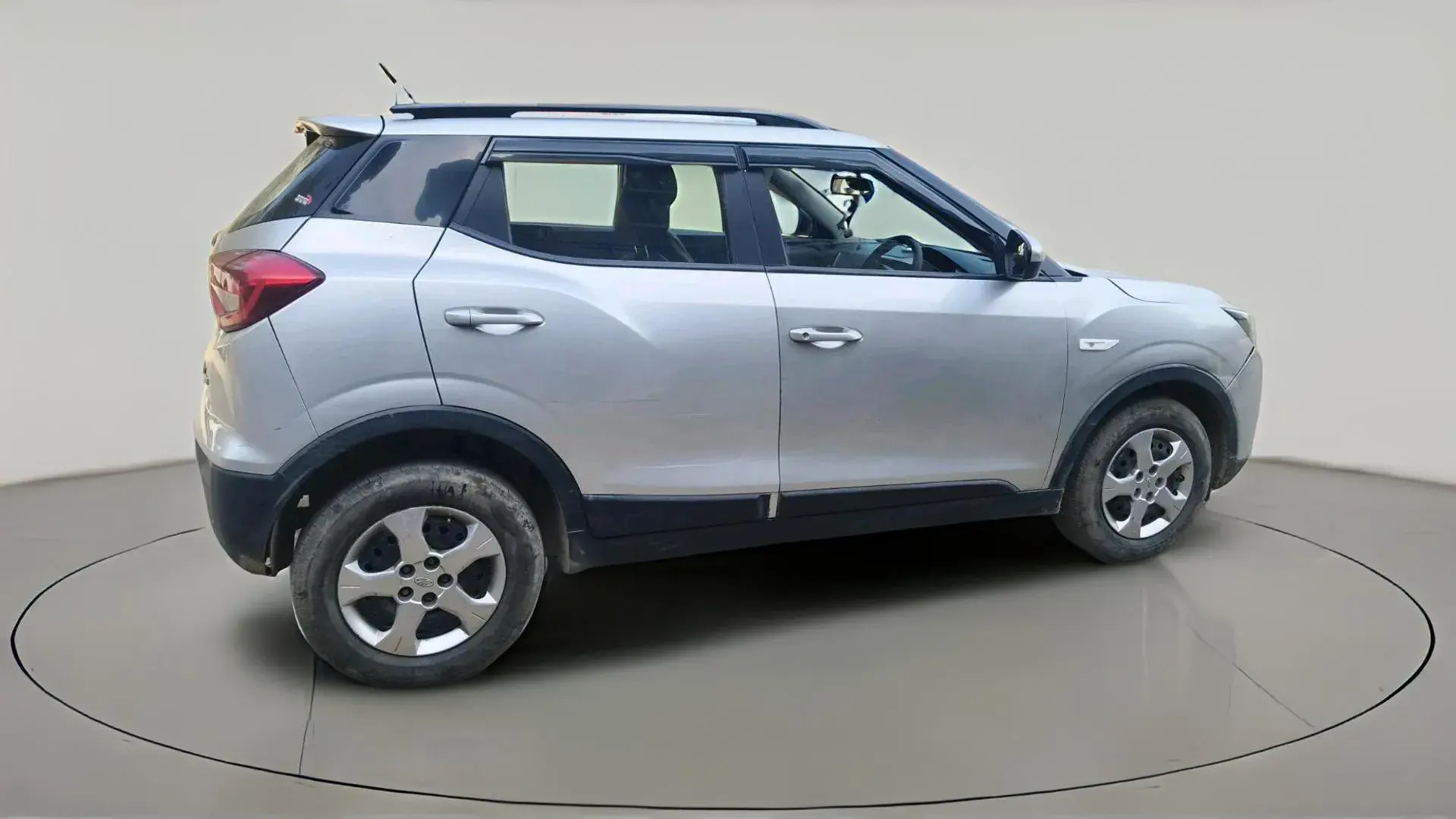 Mahindra XUV300 — View 2