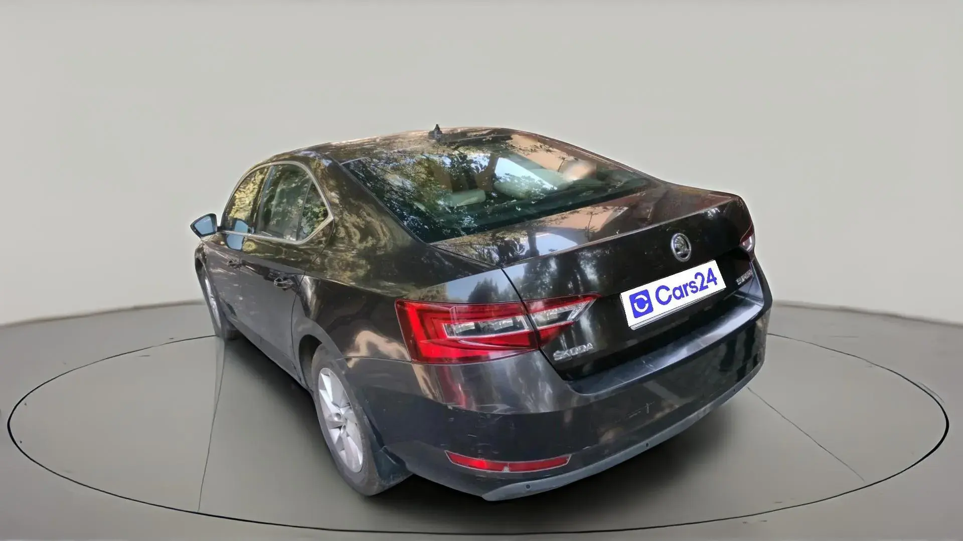 Skoda Superb — View 1