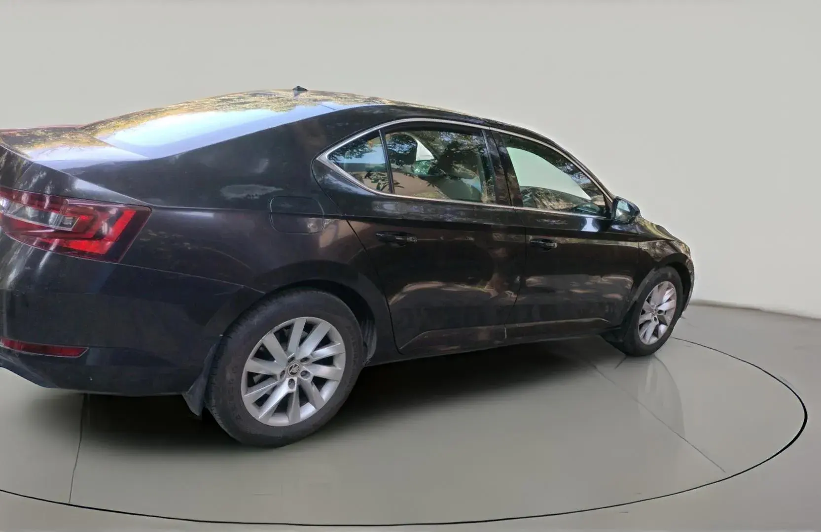 Skoda Superb — View 2