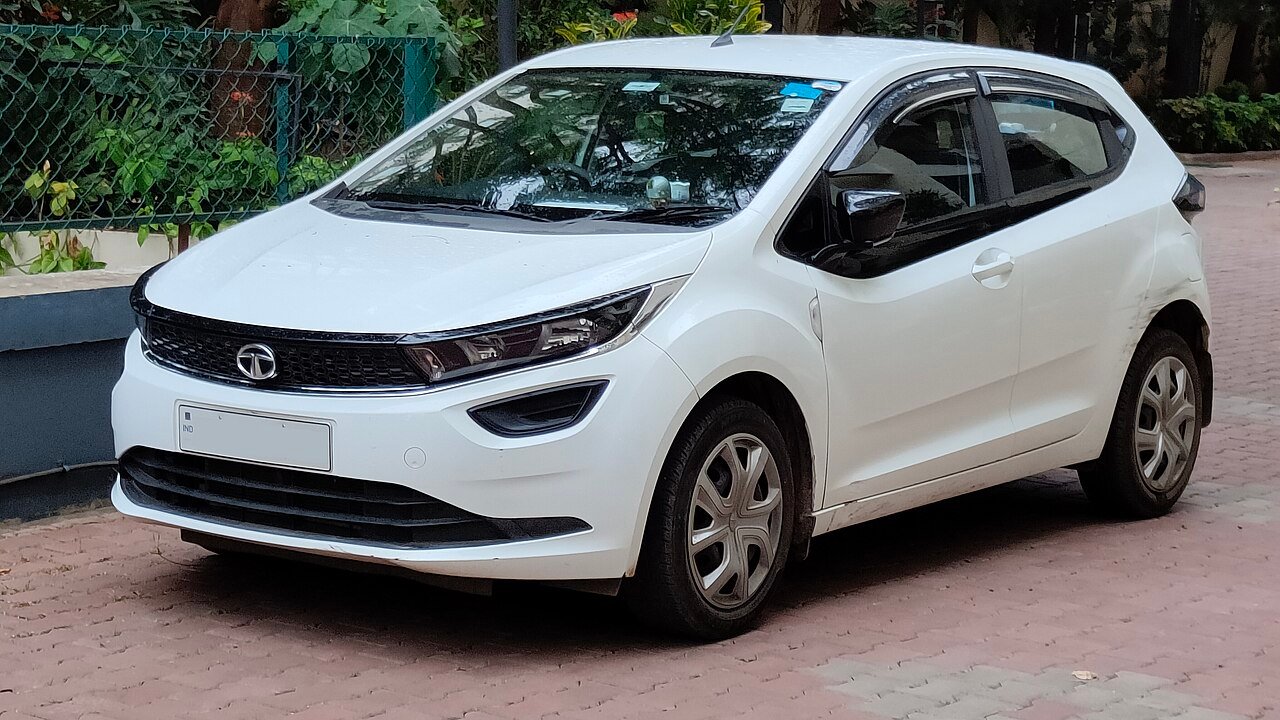 Tata Altroz Front View