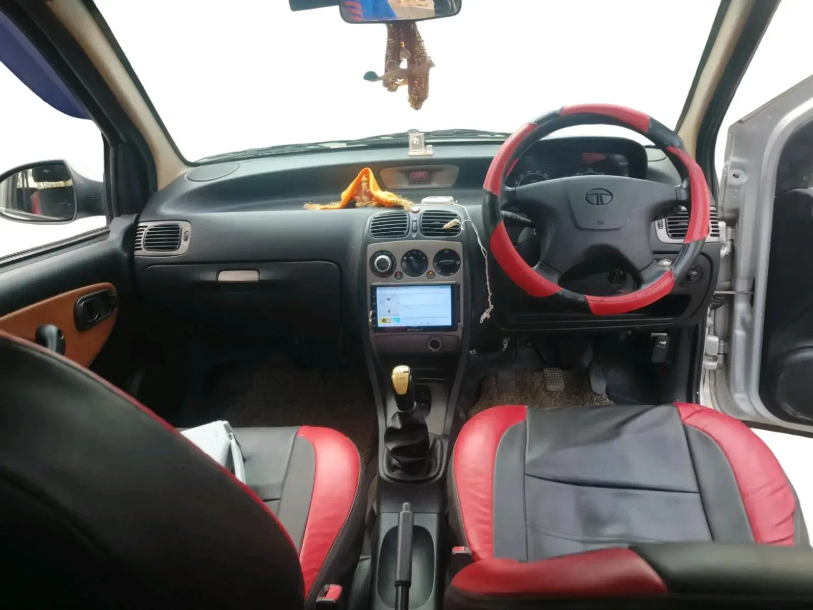 Tata Indica — View 3
