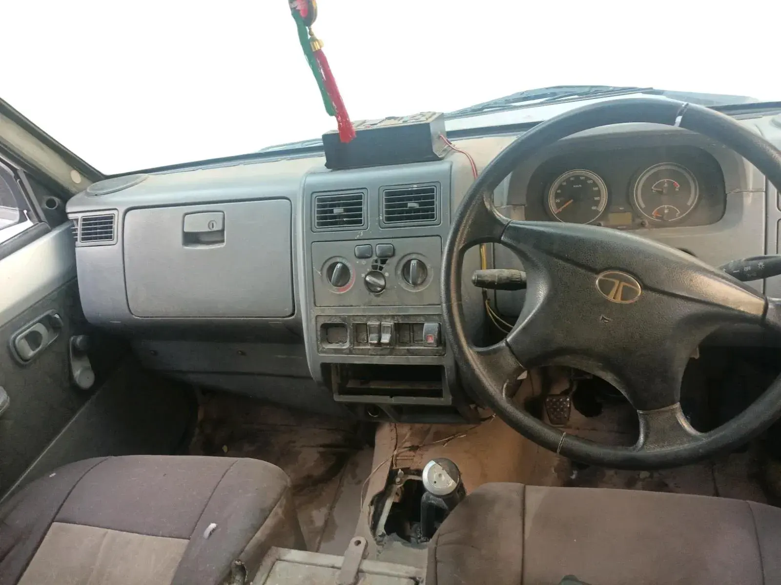 Tata Sumo — View 3