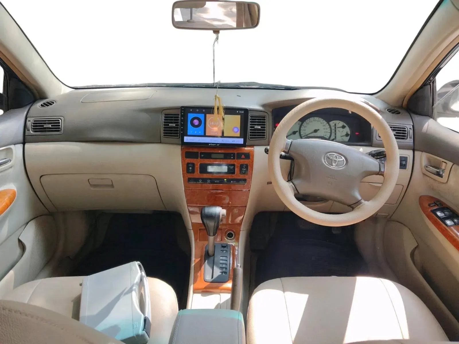 Toyota Corolla — View 3